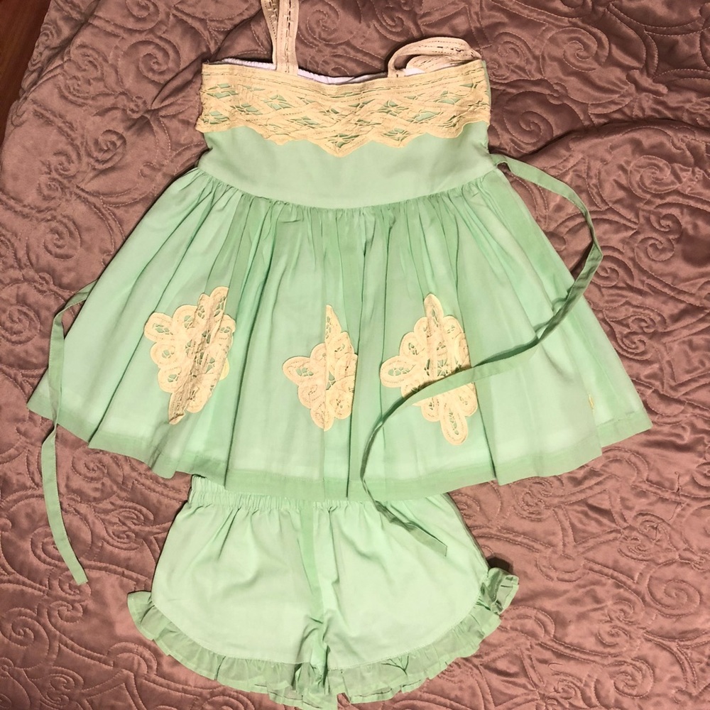 Sold on XPost NWOT WDW Tunic Set